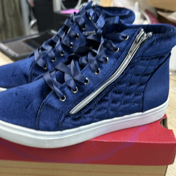 SO Authentic American heritage style Stacey size 5, navy velvet high top - Picture 3 of 6